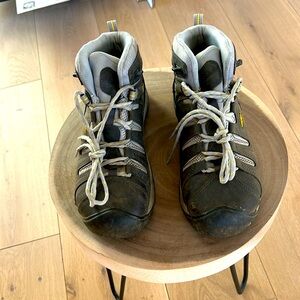 Keen steel toed work boots